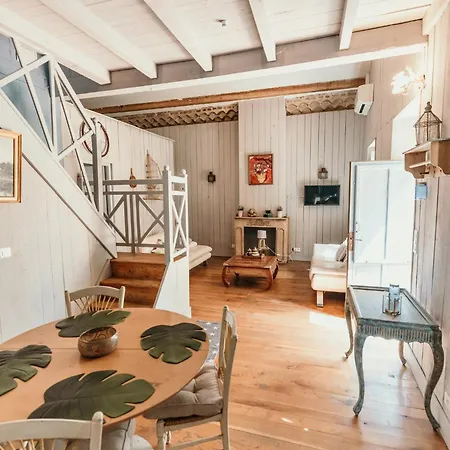 Holiday home Charmant Gite Holiday *