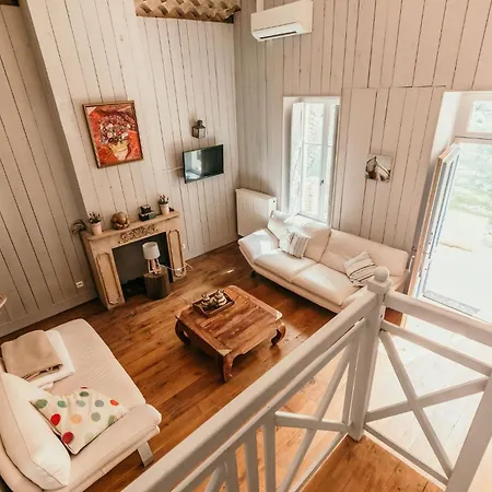 Charmant Gite Holiday Holiday home Nezignan-l'Eveque